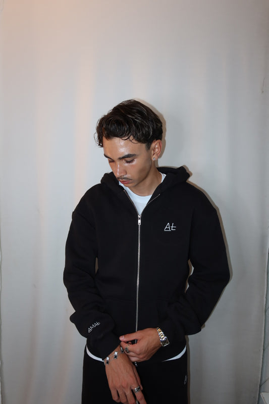 BLACK ZIPHOODIE