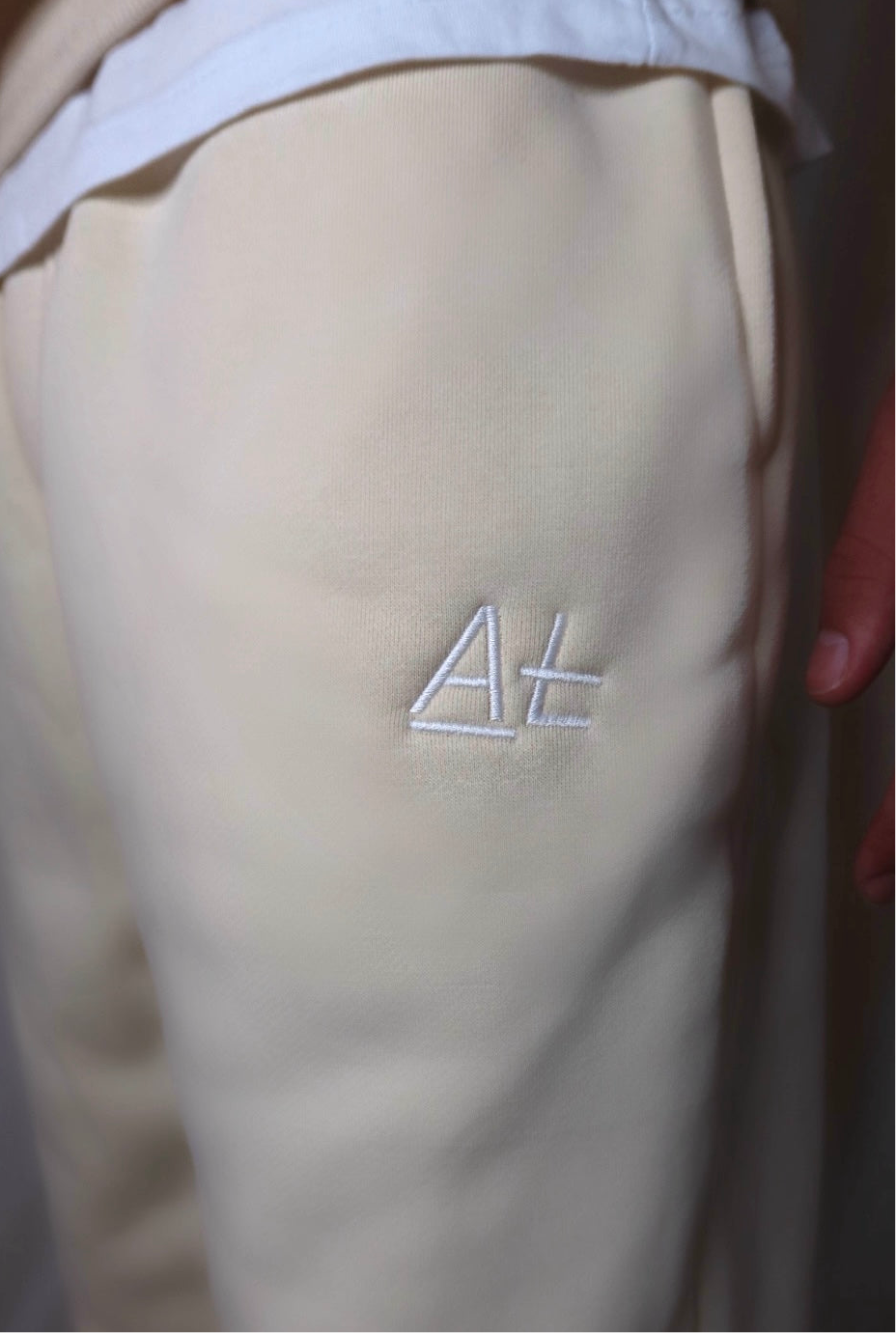 BEIGE OPENLEAG JOGGER