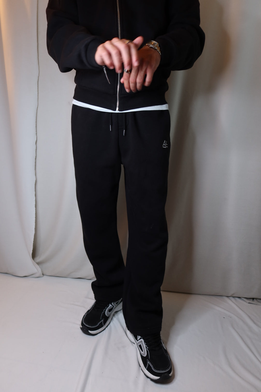 BLACK OPENLEAG JOGGER